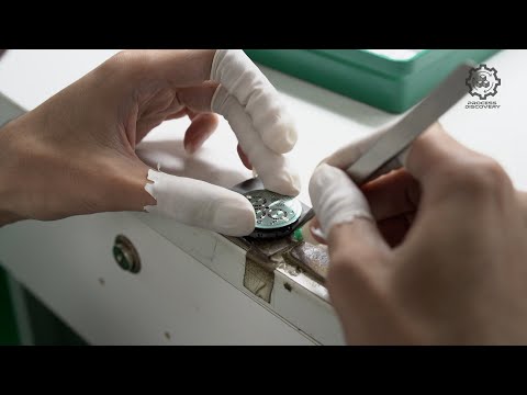 Видео: Как изготавливают наручные часы | Точная сборка и тесты на давление и водонепроницаемость