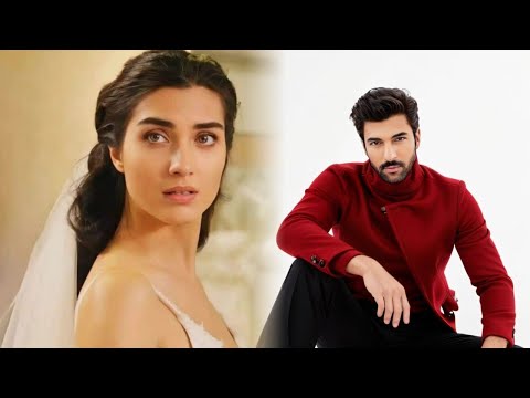 Видео: Engin akylek Kisses Tuba Büyuküstün публично его реакция удивит вас