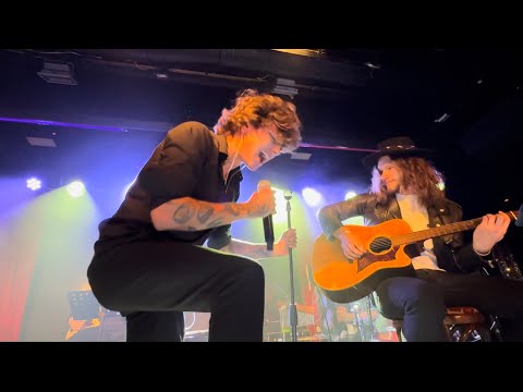 Видео: Xolidayboy - Grey / 2-ой Акустический концерт // Москва, 17 сентября 2023