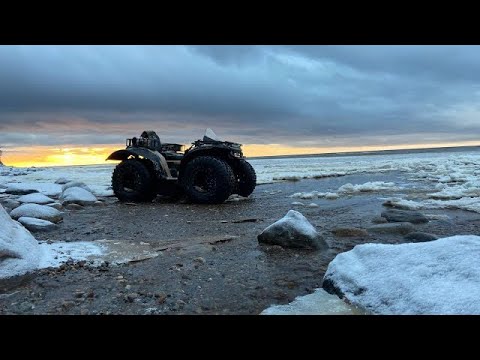Видео: СОКОЛ РМ КВАДРОЦИКЛ ПО ЛЕДОВОМУ БЕЛОМУ МОРЮ.В ПОИСКАХ ЛОСЕЙ.ГОДЗИЛЛА ВЫРУЧАЕТ.