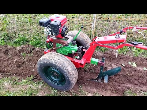 Видео: Самодельный мотоблок-с плугом впервые.