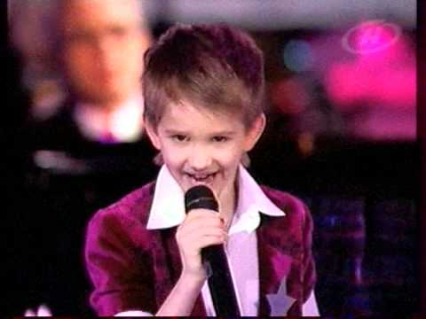 Видео: Песня для мамы. "Необыкновенная". Поёт Рома Свистунов.mpg