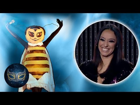 Видео: GUESS WHO?! The Bee Their REVEALS True Identity | Маскираният певец