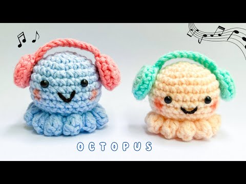 Видео: 🐙 Вязаный крючком брелок 🎧 Как связать крючком брелок амигуруми в виде осьминога | Легко для начи...