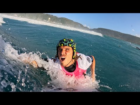 Видео: Я выжил в соревновании по серфингу на больших волнах «Эдди Айкау» в бухте Brutal Waimea!