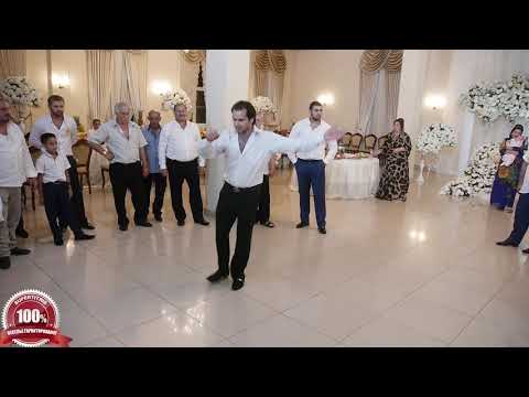 Видео: ВЕЛИКОЛЕПНЫЙ цыганский ТАНЕЦ сына Барона