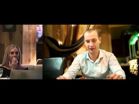 Видео: Парень сделал предложение девушке в ресторане. Реакция