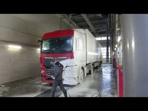 Видео: МОЙКА И ШИНОМОНТАЖ НА МАN TGX 18.480