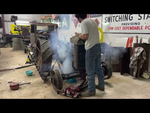 Видео: Будет ли он работать после 80 с лишним лет? Трактор Fordson 1922 года.