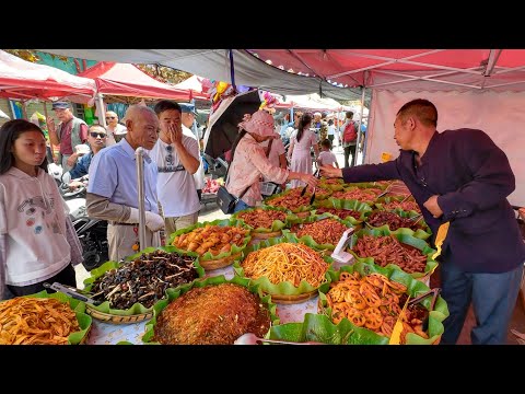 Видео: Исторический рынок в Юньнани, Китай: аутентичная еда, оживлённый, трудолюбивые, центр традиций