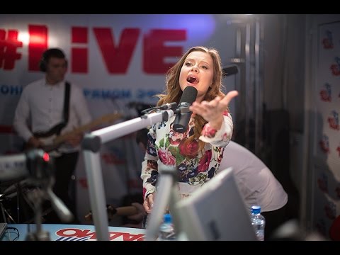 Видео: Юля Савичева - Огни Большого Города (LIVE @ Авторадио)