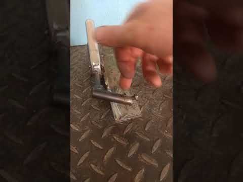 Видео: Приспособление для пайки быстрорежущих напаек на резцы.