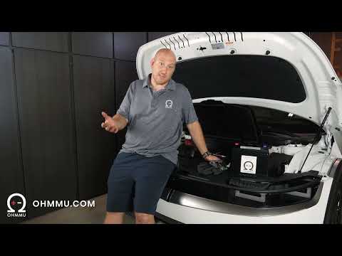 Видео: Hyundai IONIQ 5 - Установка аккумулятора 12 В (Ohmmu)