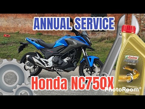 Видео: Ежегодная замена масла в Honda NC750X