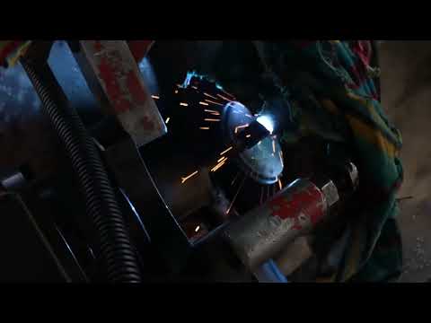 Видео: ВОССТАНОВЛЕНИЕ ОТВЕРСТИЙ В КОВШЕ ЭКСКАВАТОРА