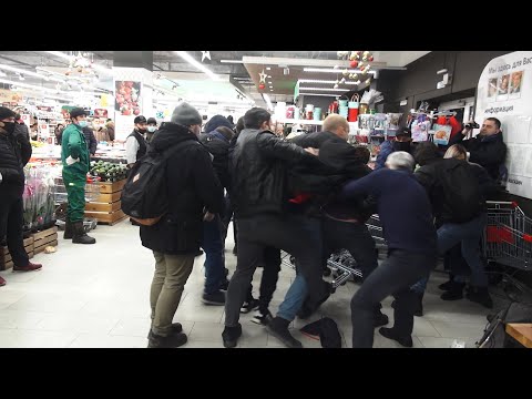 Видео: Хрюши против - дикий Spar из 90х