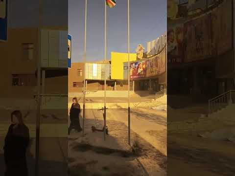 Видео: Осенний Якутск из окошка автобуса. Улица Пояркова, улица Дзержинского 