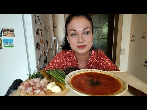 Видео: Мукбанг🍲Борщ 🤤🌶️🥓Сало, лук, чеснок 🧄 