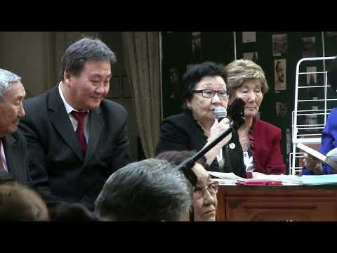 Видео: Л.С.Аргунова "Күөрэй дуу, күөрэгэйим" кинигэтин сүрэхтэниитэ. Дьокуускай куорат 2015 сыл.