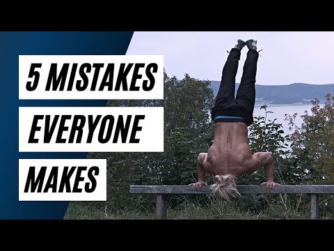 Видео: 5 ошибок при отжиманиях в стойке на руках, которые совершают все || Учебник HSPU