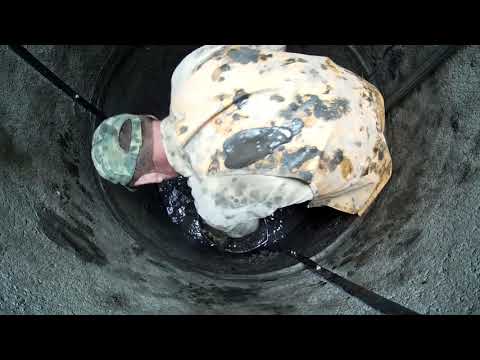 Видео: вскрыли родник в колодце (насос умер после 2-х лет такой работы )