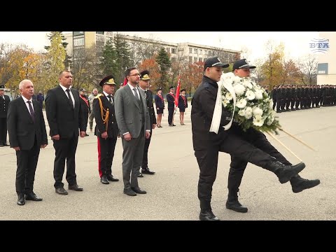 Видео: С церемония и поднасяне на цветя беше отбелязан професионалният празник на българската полиция