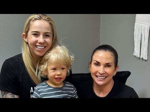 Видео: Как помочь ребенку больше использовать руки?