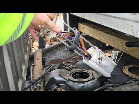 Видео: Замена топливного насоса 99-06 Chevy Silverado и GMC Sierra