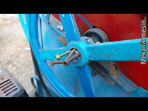 Видео: Сельскохозяйственная техника!! Ремонт шкива рисовой молотилки