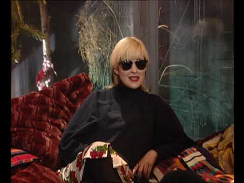 Видео: Джоанна Стингрей в программе "Кафе Обломов" 03.05.1995