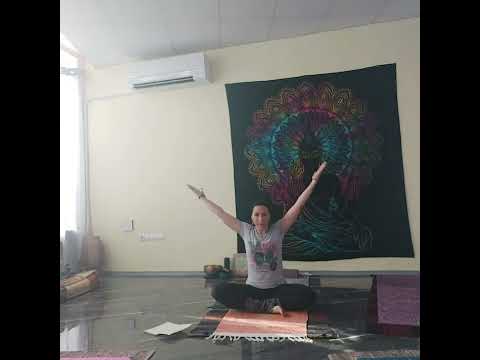 Видео: Йога за деца 10 години