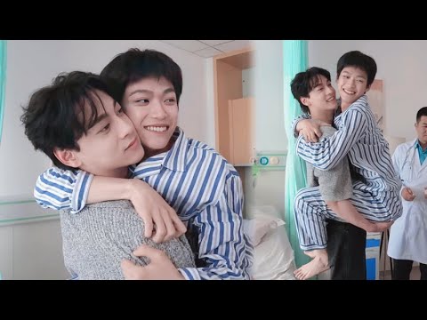 Видео: Сладкий момент в больнице💘 Да Бао: «Хватит!», а Чи Чэн сжимает: «Будь рядом так!»