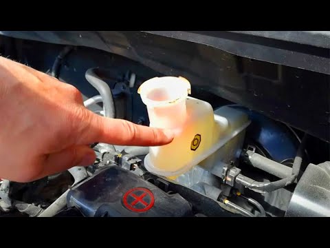 Видео: Почему НЕЛЬЗЯ ДОЛИВАТЬ ТОРМОЗНУЮ ЖИДКОСТЬ