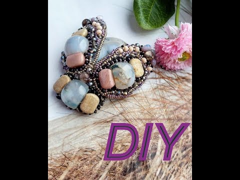 Видео: Как сделать брошь мотылек.  how to make a moth brooch