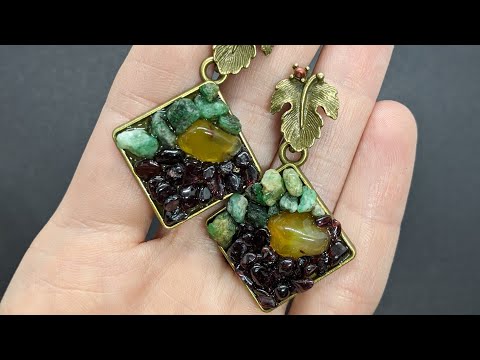 Видео: 110. Кабошоны из мелких камней, крошки и бусин без отверстий.  Gemstone cabochon tutorial Subtitles