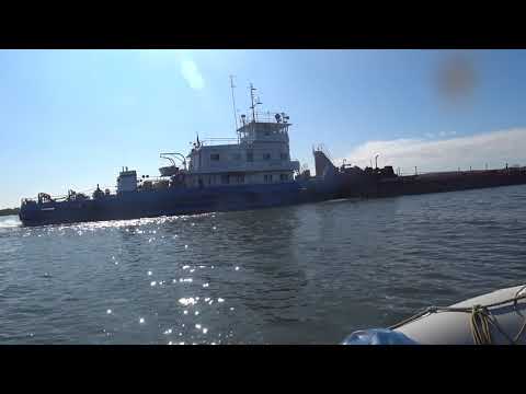 Видео: Часть8. Путешествие на ПВХ лодке Уфа-Казань. Прохождение шлюзов на ПВХ.