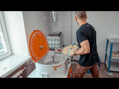 Видео: День литья. Сегодня мы сделаем 185 медалей по эскизу заказчика!