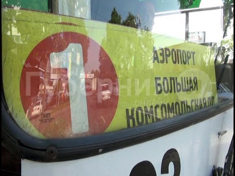 Видео: Троллейбус с пассажирами на борту загорелся в Хабаровске. MestoproTV