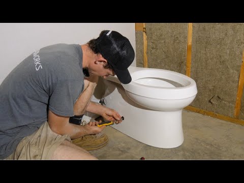 Видео: Установка унитаза на бетонную плиту (от начала до конца)