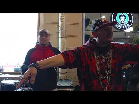 Видео: УЛИЧНЫЕ МУЗЫКАНТЫ ПИТЕРА ГРУППА АЙДАХО. 04.11.24.