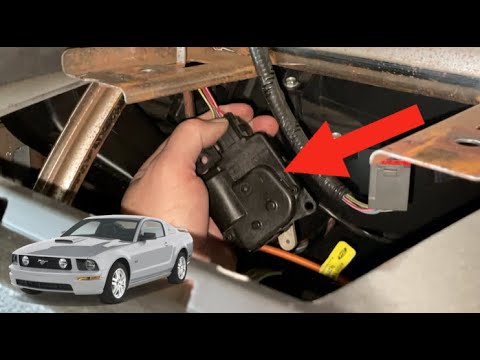 Видео: Как заменить привод заслонки смесителя HVAC на Ford Mustang 2005–2009 годов — решение проблемы за...