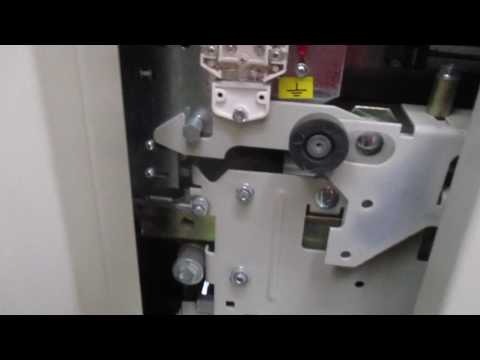 Видео: Механик вытаскивает меня из лифта