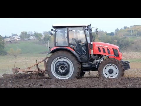 Видео: Трактор Farmer   підготовка до оранки