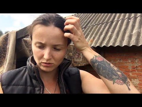 Видео: СЛОЖНОСТИ НА ХОЗЯЙСТВЕ. СПАСАЕМ ЖИЗНЬ КОЗОЧКЕ. Свежая люцерна лошадям, что будет?. Дом в деревне