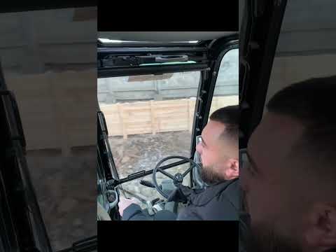 Видео: Экскаватор CAT m317d2. Польза новичкам, и если не умеешь пить не пей.