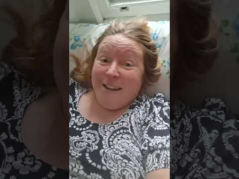 Видео: Меня критикует хор мартовских кошек