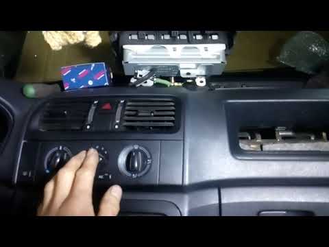 Видео: Резистор печки Шкода Фабия 2, замена.