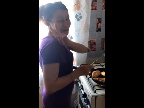 Видео: Жареные пирожки с картошкой от Иришки