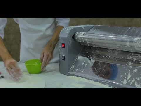 Видео: Тестораскатывающая машина МТР 07-20 для чебуреков.