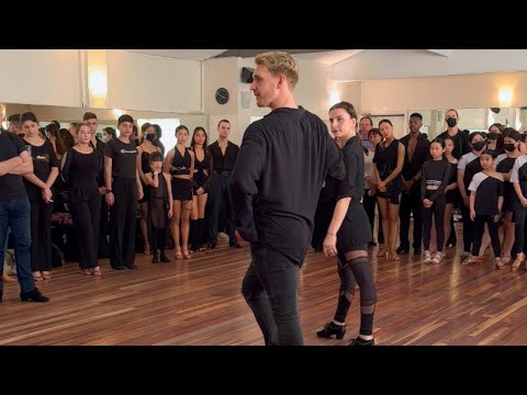 Видео: Мастер-класс Троэльса Багера и Ины Желязковой | Румба и Ча Ча